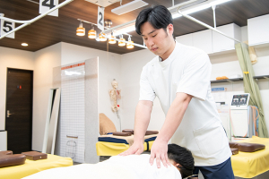 ＧＢＳうぐいす谷整骨院の肩こりの施術画像