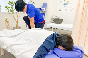スポーツ総合治療院ＡＣＴ　駒沢店【鍼灸】の骨盤矯正の施術画像