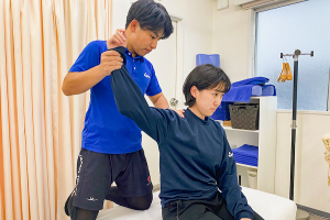 スポーツ総合治療院ＡＣＴ駒沢店の肩こり施術の画像