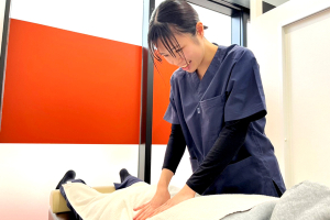 名倉堂鍼灸接骨院　東区香椎院の腰痛の施術画像