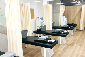 くがはら接骨院であん摩マッサージ指圧を受ける内観画像像