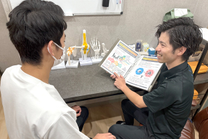 ＧＲＯＷＵＰ鍼灸整骨院　大津京駅前のカウンセリング風景画像です。