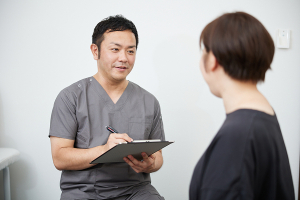 たちばな整骨院武蔵新田のカウンセリング風景