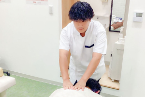 すずらん鍼灸接骨院雪が谷大塚院の肩の施術画像