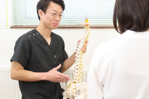 北都整骨院　白石北郷院のカウンセリング風景画像です。