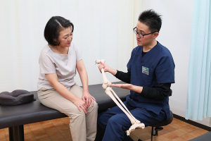 わかば整骨院田部井院のカウンセリング風景