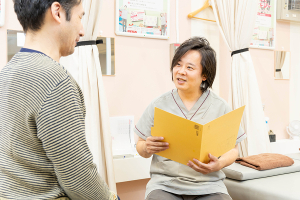 あい鍼灸院・接骨院西院京都ファミリー院のカウンセリング風景