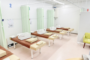 すずらん鍼灸接骨院　桑名院で整体施術を受ける内観画像