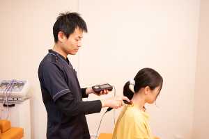 下川接骨院はりきゅうマッサージ院坂戸院のハイボルト施術画像