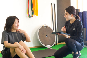 コンディショニクス 代官山店の整体のカウンセリング風景画像です。