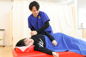 ＶＩＶＡ鍼灸接骨整体院　高柳院の施術風景画像です。