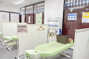 ぶんご整骨院　下郡院で整体施術を受ける内観画像