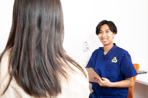 ＶＩＶＡ接骨院　苦楽園通り院のカウンセリング風景画像です。