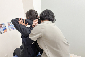 志村三丁目駅前鍼灸院・接骨院の肩こりに対する施術風景画像