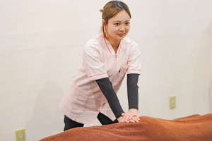 名古屋ハピネス鍼灸接骨院 太閤通の整体の施術風景画像