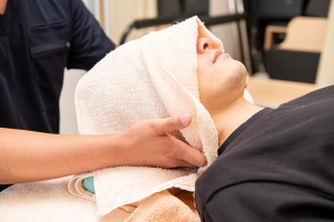 参宮橋駅前整骨院の整体施術風景画像