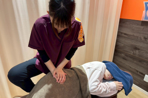 みらい平鍼灸オレンジ整骨院の施術風景画像