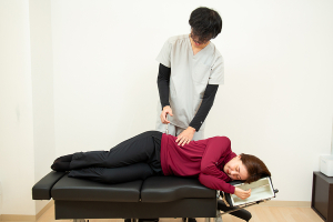 浜松　にしづか整骨院・整体院の施術風景画像