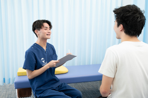 マーサ鍼灸整骨院　綱島院のカウンセリング風景画像です。