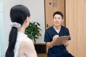 かわばた整骨院　姶良院の保険適用相談のヒアリング風景画像
