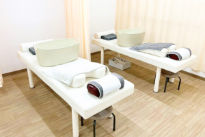 ほねキング　東松戸駅前整骨院であん摩マッサージ指圧を受ける内観画像