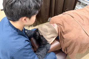 スタート鍼灸整骨院の頭痛・偏頭痛に対する施術風景画像です。