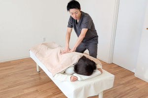 ふじなが接骨院の施術風景画像です。