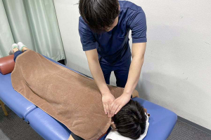 保険適用の神経症・不眠の悩みに対する施術風景画像です。 