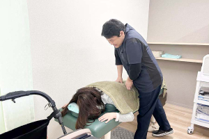 フェリス整骨院　広島中区院の整体の施術風景画像です。