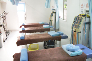 福島鍼灸接骨院 大和田院の腰痛の施術風景画像です