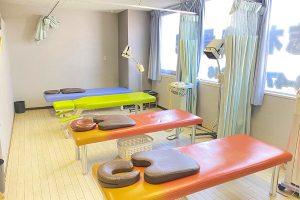 セントラル志木接骨院で整体施術を受ける内観画像