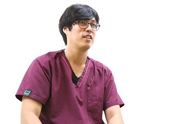 百合の花整骨院先生(代表)インタビュー施術写真02