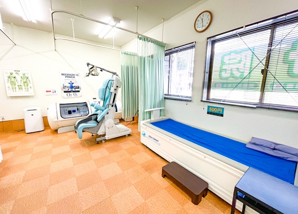 栄整骨院(様々な施術機器を搭載しています)