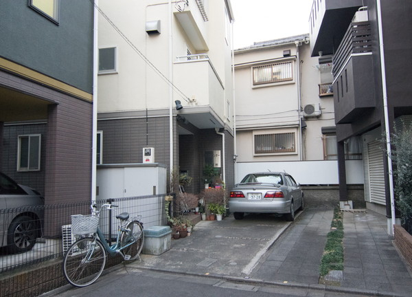 東洋治療センター滝鍼灸院(突き当りが店舗です。一般住宅です。)