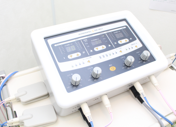 野本鍼灸院・整骨院 旗の台院(低周波で筋肉を刺激していきます◎)