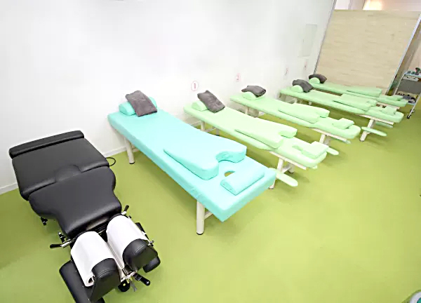 野本鍼灸院・整骨院 旗の台院(広々とした施術室です☆)