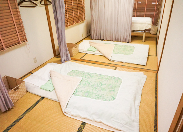 渡辺治療院【鍼灸/マッサージ】(施術用のベッド)