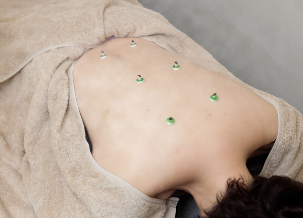 五健鍼灸整骨院　経堂本院(冷えで悩まれている方はお灸で温まっていただけます。)