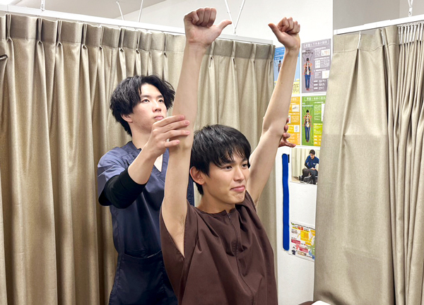 千歳烏山駅前鍼灸院・整骨院(ストレッチを用いて、姿勢のよい身体にいたします。)