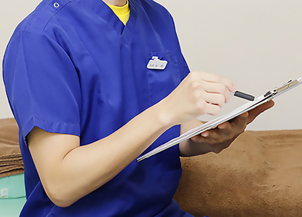 お悩みを丁寧にヒアリングします。