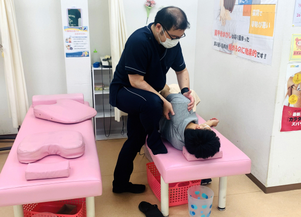 レモン接骨院【鍼灸】(猫背などの身体の歪みを調整いたします。)