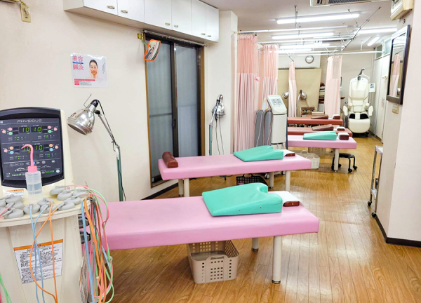 健康堂接骨鍼灸マッサージ院(施術室です)