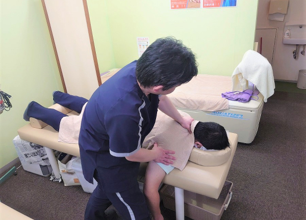 手あてん上郷接骨院【鍼灸】(肩こりや腰痛はマッサージで筋肉をほぐします)
