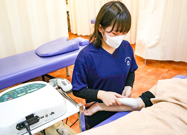 みやのまえ接骨院(超音波で体内の温熱作用を働かせます)