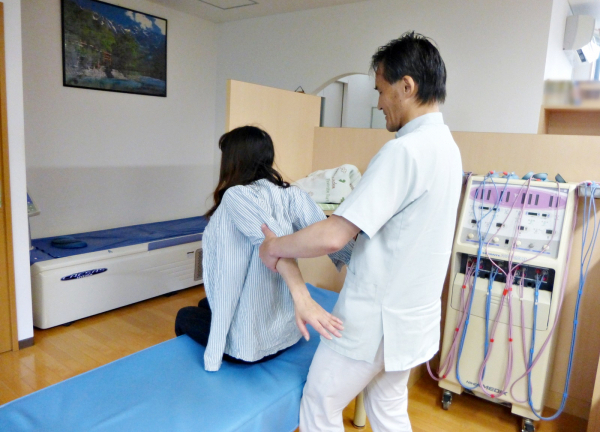 てるた接骨院(ストレッチです)