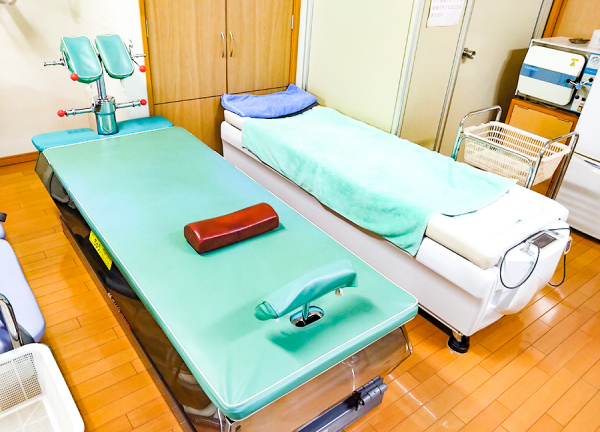 やわら接骨院【鍼灸/マッサージ】(施術ベッドです)