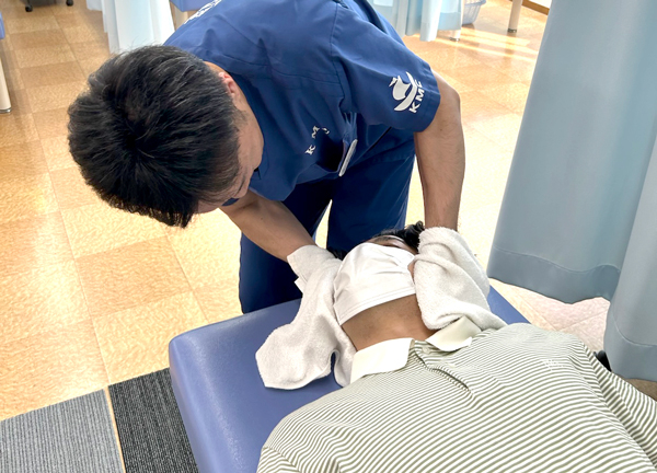 小林接骨院鍼灸院豊川(ストレートネックにお悩みの方もご相談ください。)