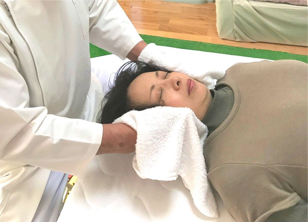 頭の施術