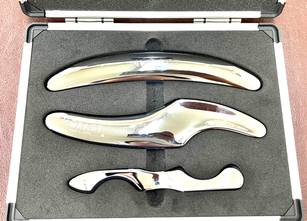 むげん整骨院・鍼灸院　桃山大手筋(施術に使用する器具です。)