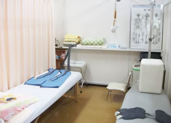 西岡鍼灸整骨院【マッサージ】(西岡鍼灸整骨院の施術室の様子です。)